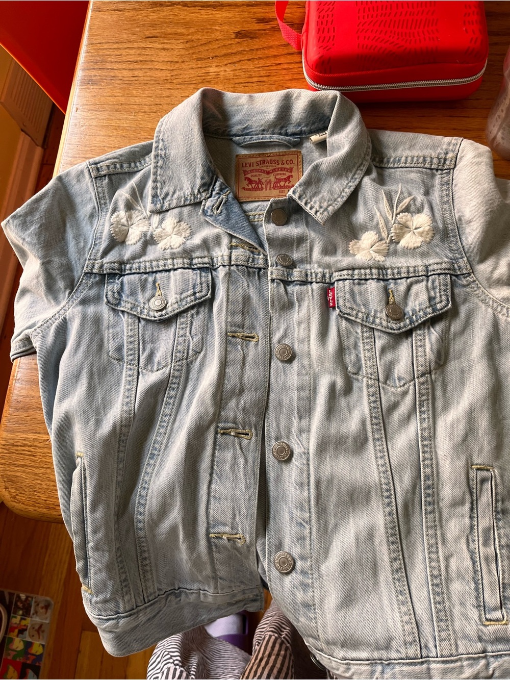 Levi's Light Blue Denim Jacket with Floral embroidery - Picture 3 of 8